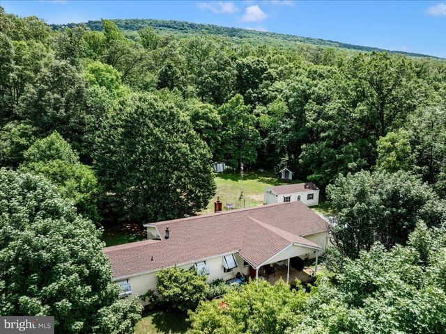9607 CRYSTAL FALLS DR, Hagerstown, MD 21740