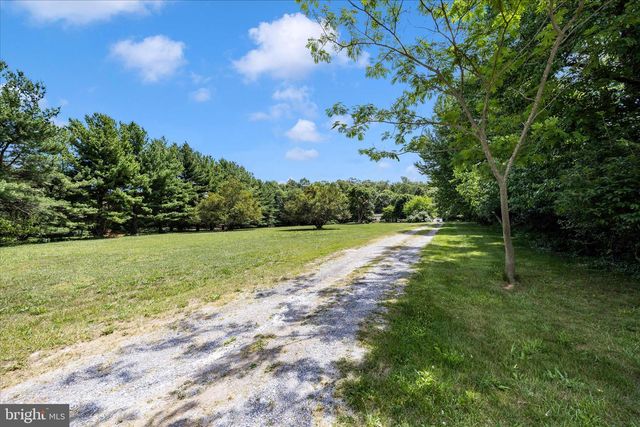 9607 CRYSTAL FALLS DR, Hagerstown, MD 21740