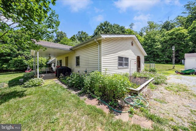 9607 CRYSTAL FALLS DR, Hagerstown, MD 21740