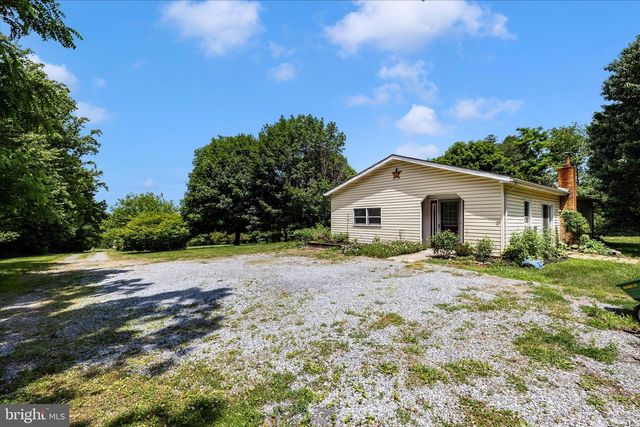 9607 CRYSTAL FALLS DR, Hagerstown, MD 21740