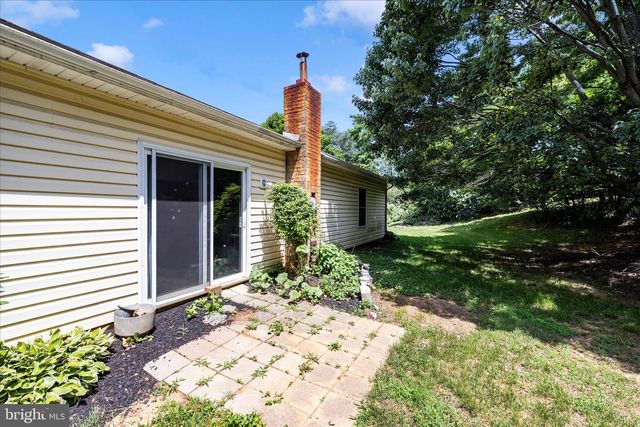 9607 CRYSTAL FALLS DR, Hagerstown, MD 21740