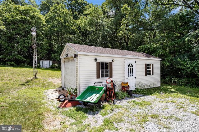 9607 CRYSTAL FALLS DR, Hagerstown, MD 21740