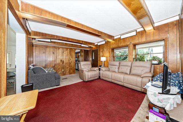 9607 CRYSTAL FALLS DR, Hagerstown, MD 21740