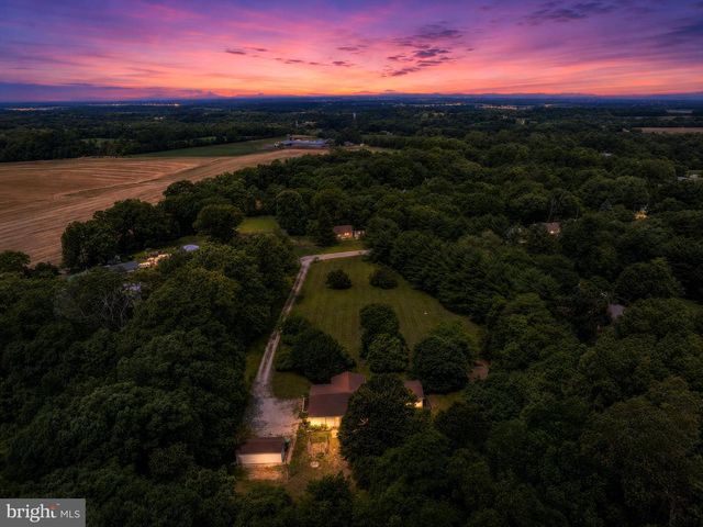 9607 CRYSTAL FALLS DR, Hagerstown, MD 21740