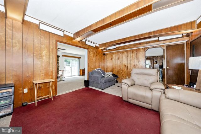 9607 CRYSTAL FALLS DR, Hagerstown, MD 21740