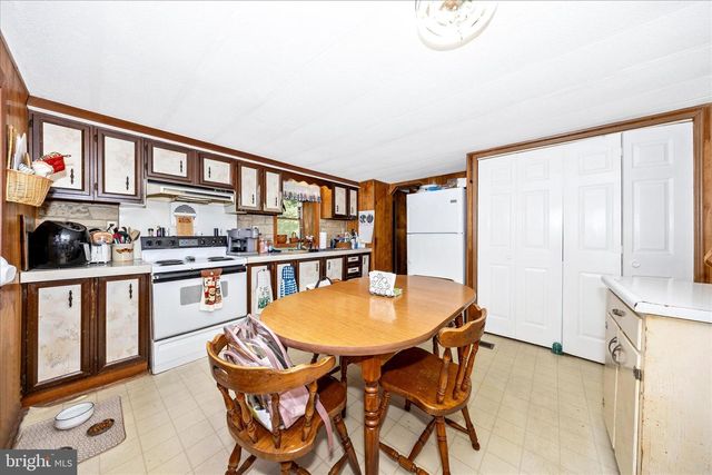 9607 CRYSTAL FALLS DR, Hagerstown, MD 21740