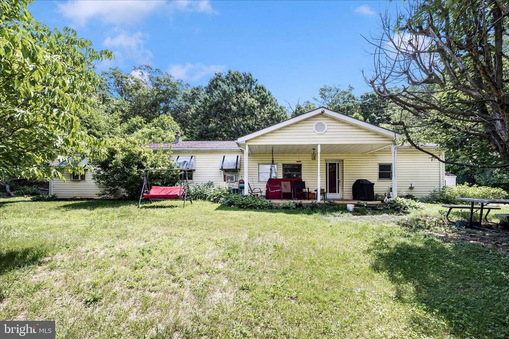 9607 CRYSTAL FALLS DR, Hagerstown, MD 21740