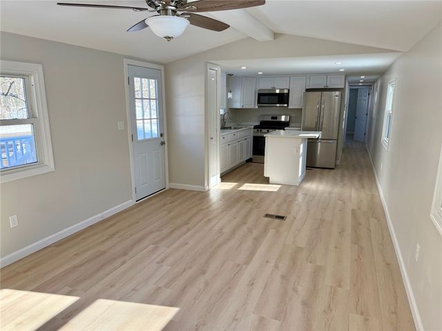 18 Airport Road, Coventry, RI 02816