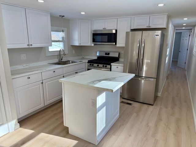 18 Airport Road, Coventry, RI 02816