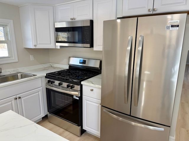 18 Airport Road, Coventry, RI 02816