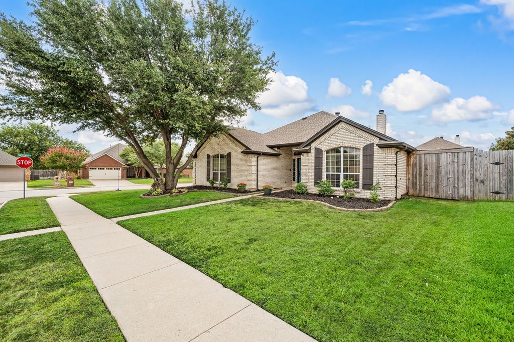 501 Kempson Court, Saginaw, TX 76179 — photo 3
