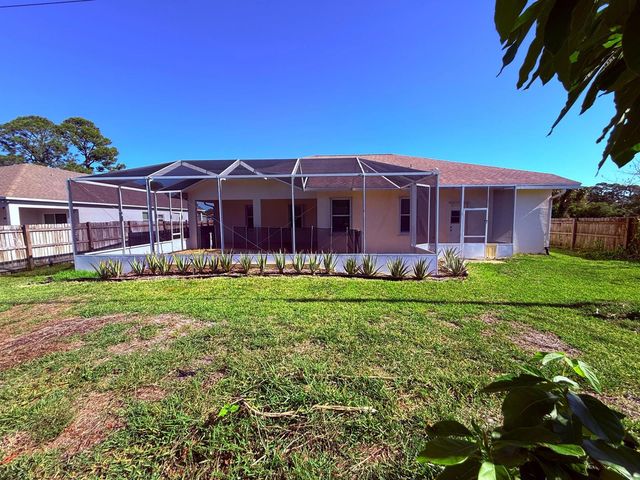 1006 SW Majorca Avenue, Port St. Lucie, FL 34953