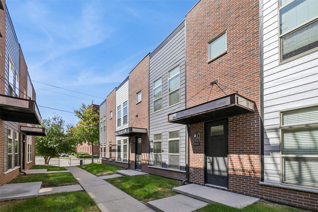 307 SW 7th Street 103, Des Moines, IA 50309