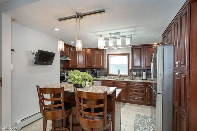 18810 Dellwood Drive, Walton Hills, OH 44146
