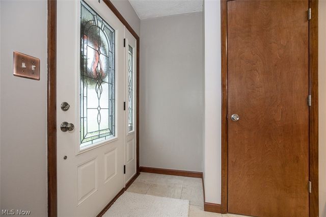 18810 Dellwood Drive, Walton Hills, OH 44146