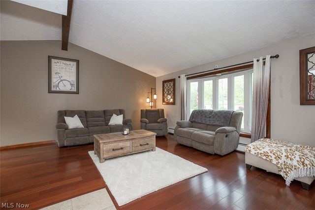 18810 Dellwood Drive, Walton Hills, OH 44146