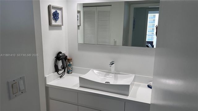 16485 Collins Avenue 2334, Sunny Isles Beach, FL 33160