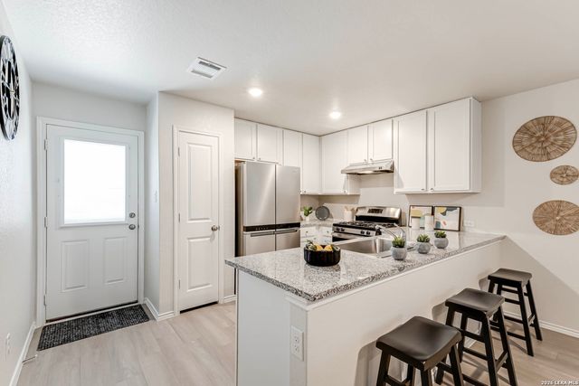 10410 McClintock Dr, Converse, TX 78109