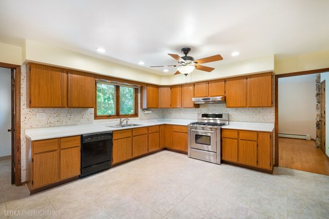 36461 N US Highway 45, Lake Villa, IL 60046