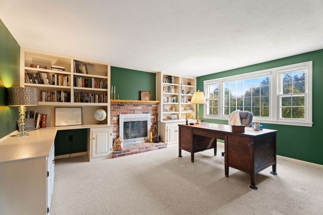 30 Tadmuck Road, Westford, MA 01886
