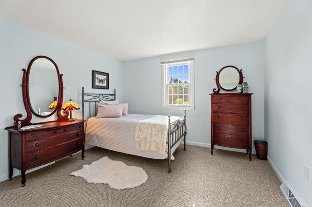 30 Tadmuck Road, Westford, MA 01886