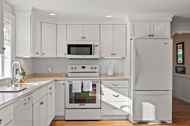 30 Tadmuck Road, Westford, MA 01886