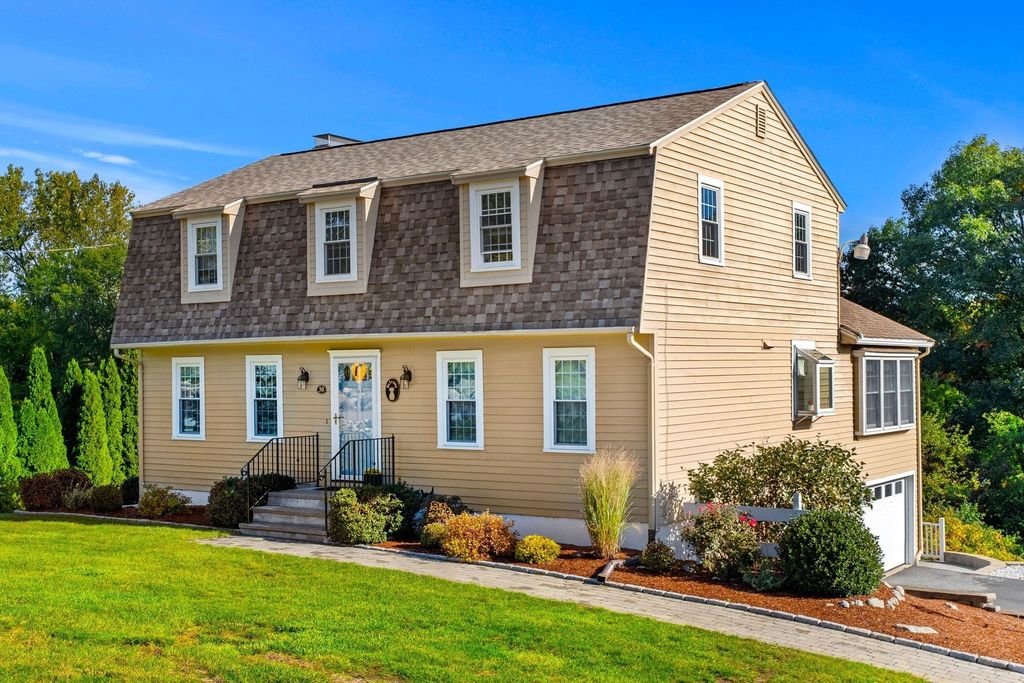 30 Tadmuck Road, Westford, MA 01886