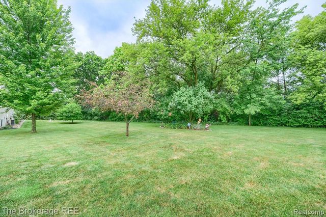 4432 N Belsay Road, Flint, MI 48506