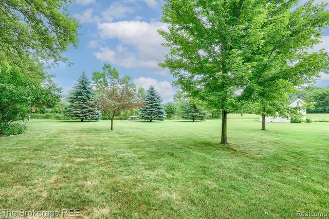 4432 N Belsay Road, Flint, MI 48506