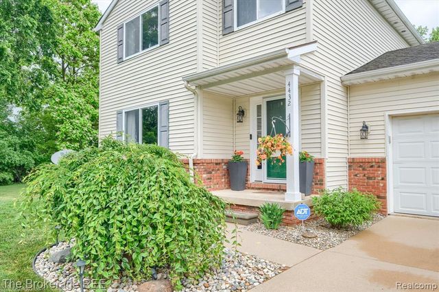 4432 N Belsay Road, Flint, MI 48506
