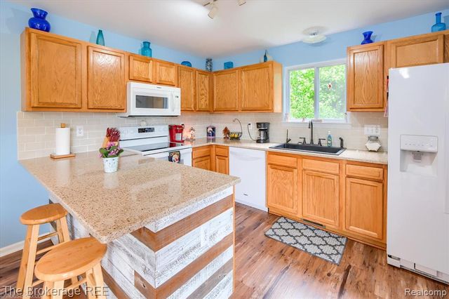4432 N Belsay Road, Flint, MI 48506