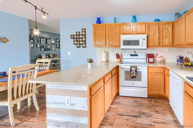 4432 N Belsay Road, Flint, MI 48506