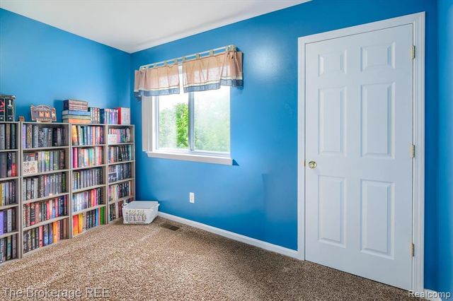 4432 N Belsay Road, Flint, MI 48506
