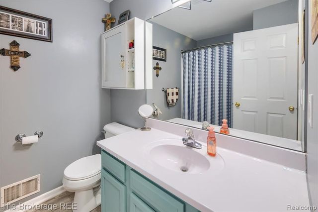 4432 N Belsay Road, Flint, MI 48506