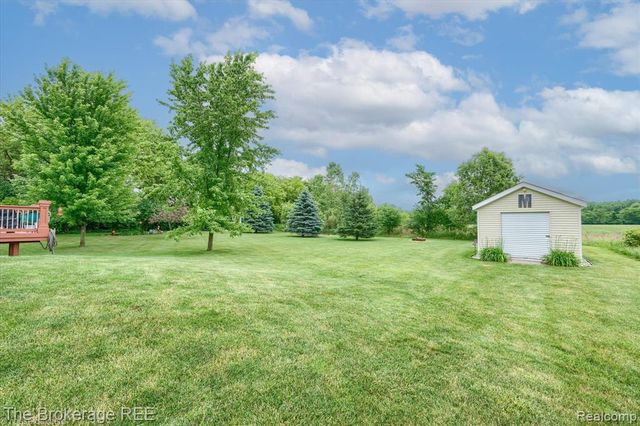 4432 N Belsay Road, Flint, MI 48506