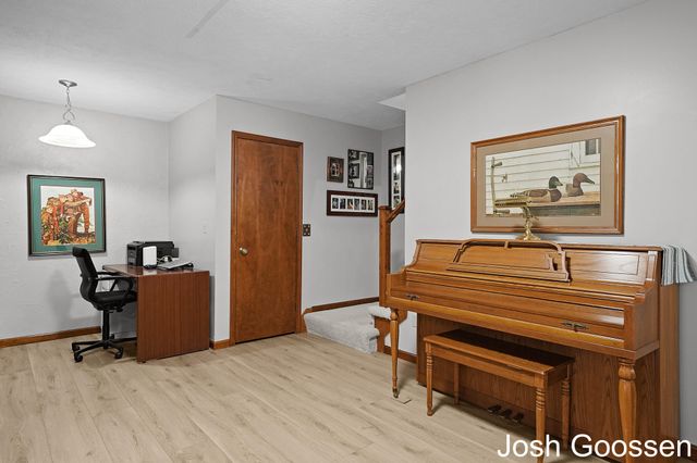 5742 Timber Canyon Bend Ne, Cannon Twp, MI 49306