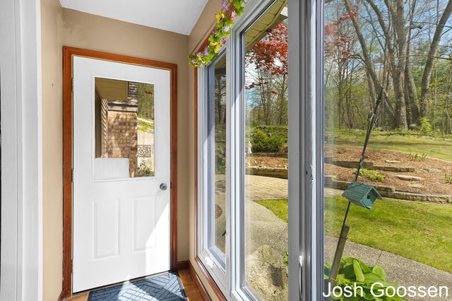 5742 Timber Canyon Bend Ne, Cannon Twp, MI 49306
