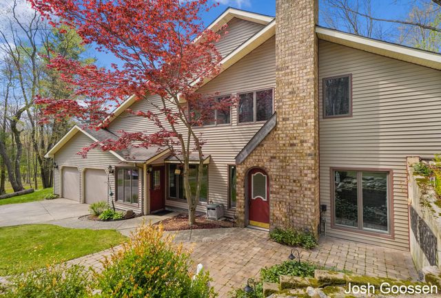 5742 Timber Canyon Bend Ne, Cannon Twp, MI 49306