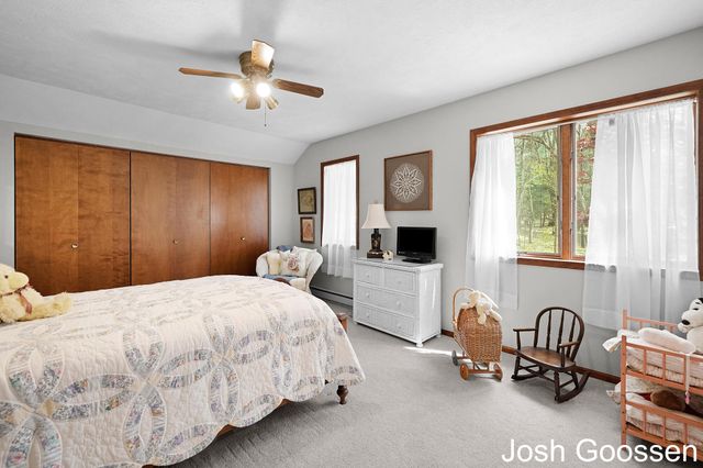 5742 Timber Canyon Bend Ne, Cannon Twp, MI 49306