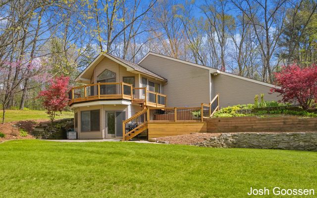 5742 Timber Canyon Bend Ne, Cannon Twp, MI 49306