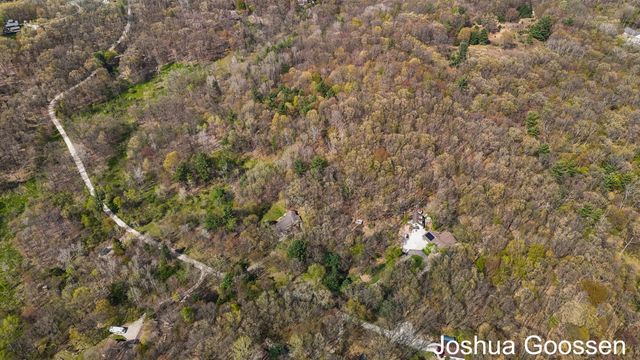 5742 Timber Canyon Bend Ne, Cannon Twp, MI 49306