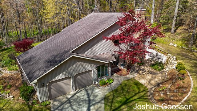 5742 Timber Canyon Bend Ne, Cannon Twp, MI 49306