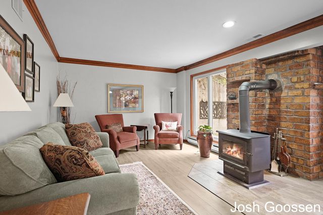 5742 Timber Canyon Bend Ne, Cannon Twp, MI 49306
