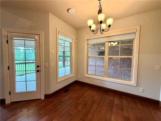 706 Gleneagle Lane, Cave Springs, AR 72718
