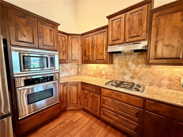 706 Gleneagle Lane, Cave Springs, AR 72718