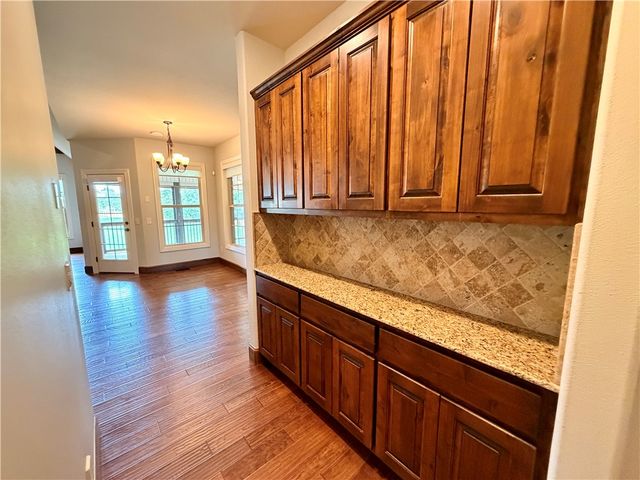 706 Gleneagle Lane, Cave Springs, AR 72718