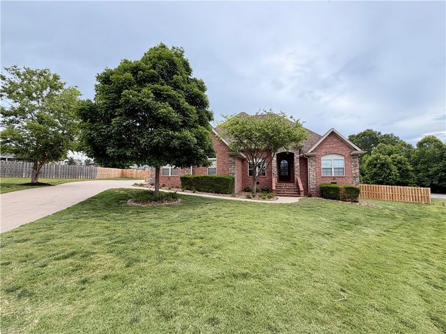 706 Gleneagle Lane, Cave Springs, AR 72718