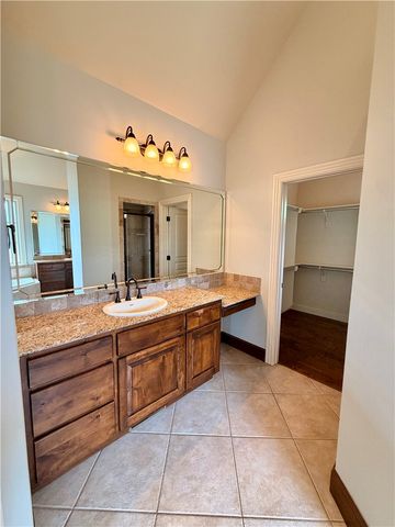 706 Gleneagle Lane, Cave Springs, AR 72718