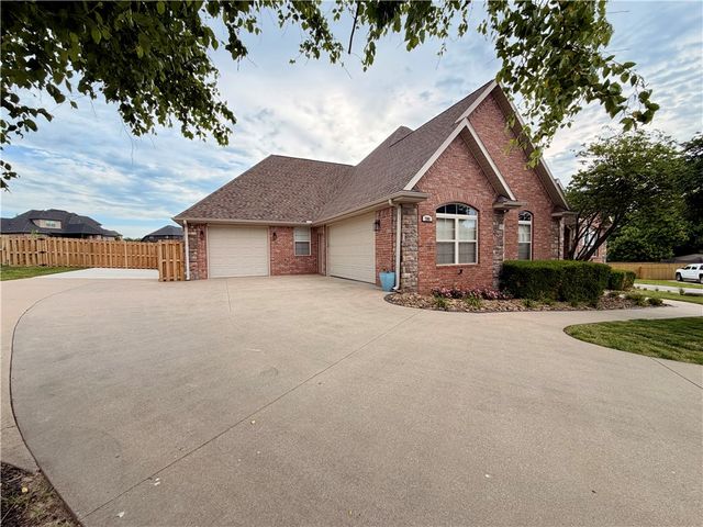 706 Gleneagle Lane, Cave Springs, AR 72718