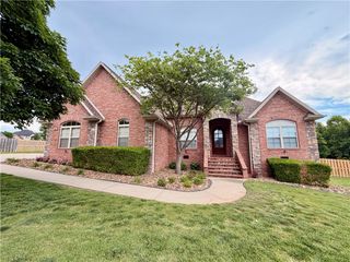 706 Gleneagle Lane, Cave Springs, AR 72718